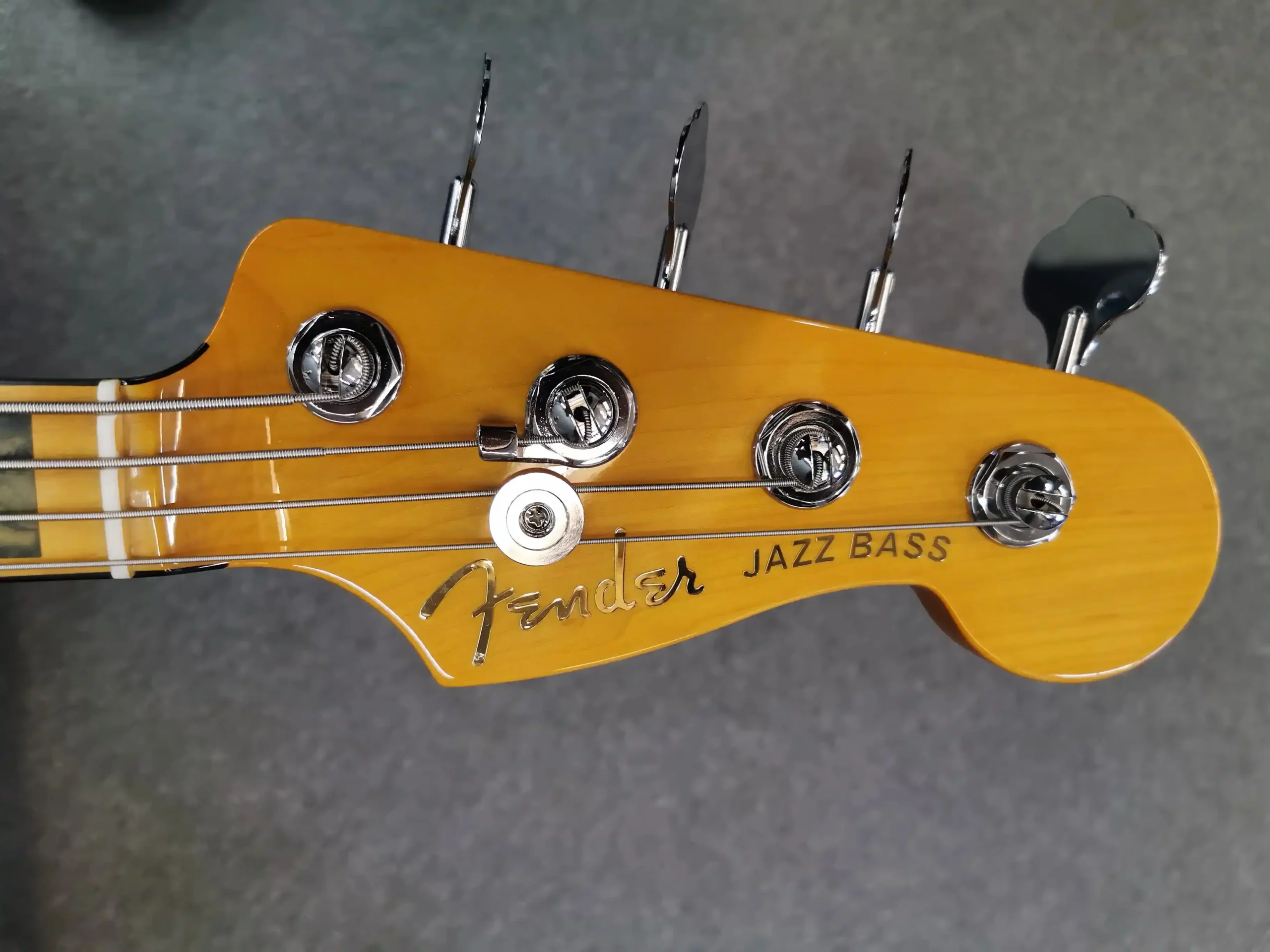 Dating Fender By Logo